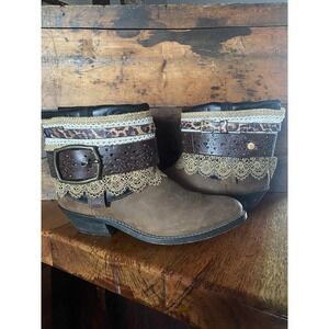 Upcycled Western Rodeo Festival cowgirl boots size 9